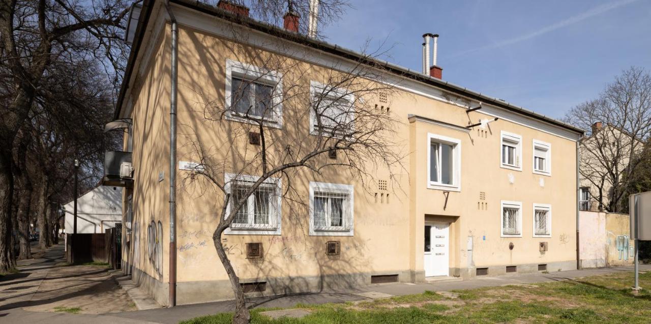 Apartamento Smart Square With Free Parking Debrecen Exterior foto