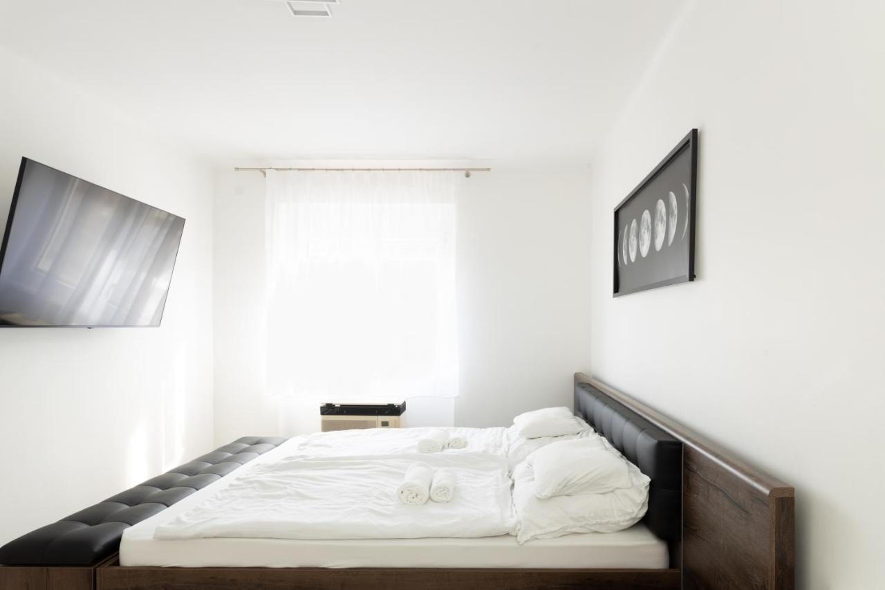 Apartamento Smart Square With Free Parking Debrecen Exterior foto